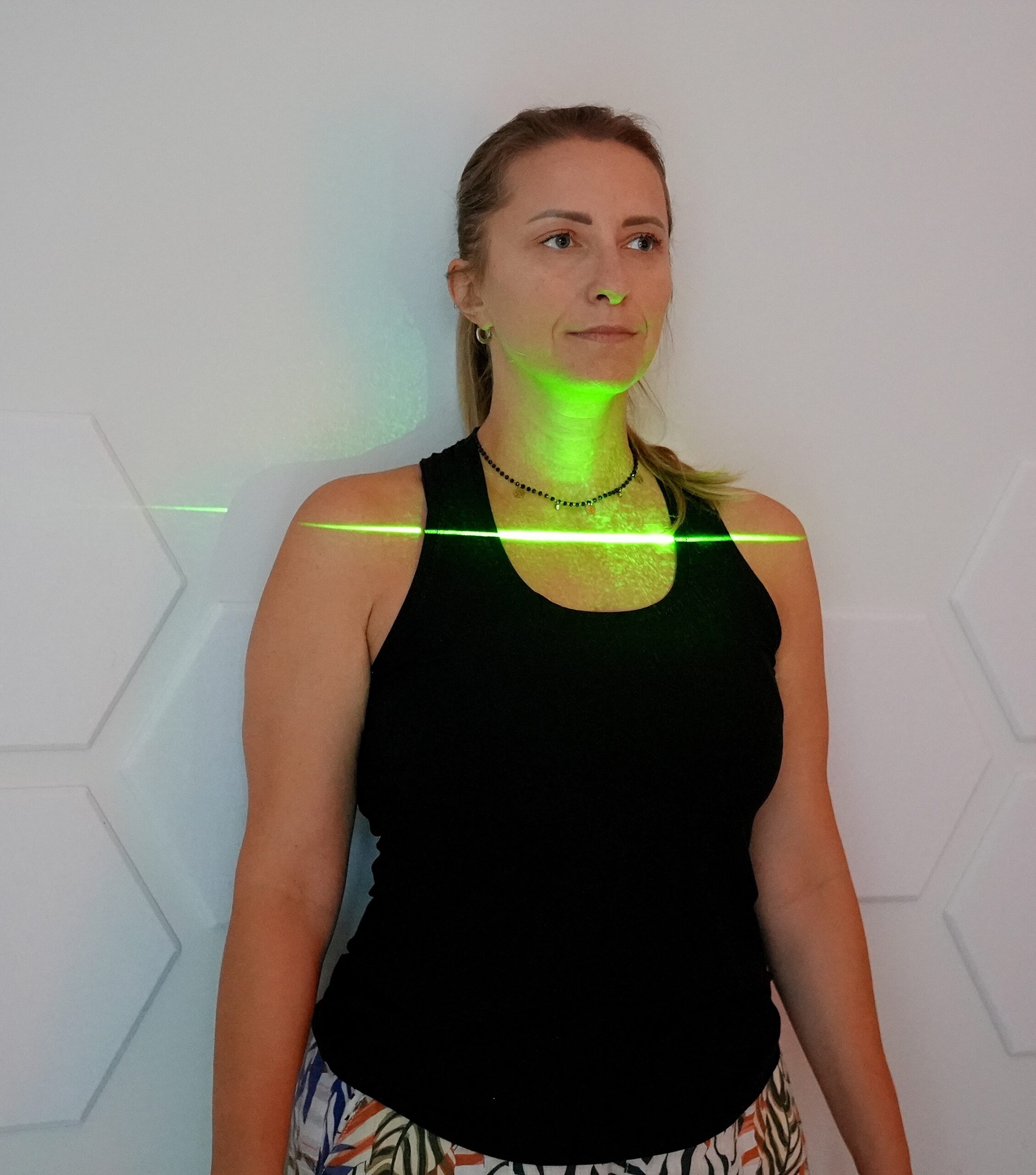 Detox Patient with second laser copy Musculoskeletal treatment at carmen care